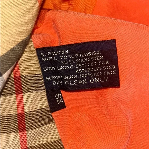 Burberry Coral Lined Trench with Classic Check.  The coat runs large.  It’s M. - Picture 6 of 8